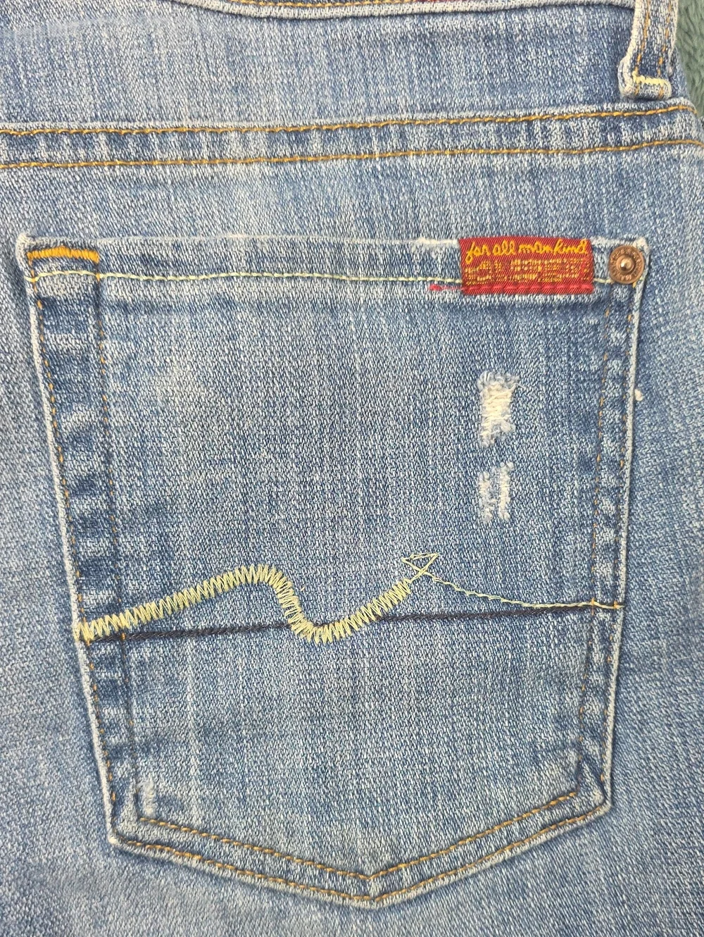 7 For All Mankind Women’s Light Blue Distressed Boyfriend Jeans